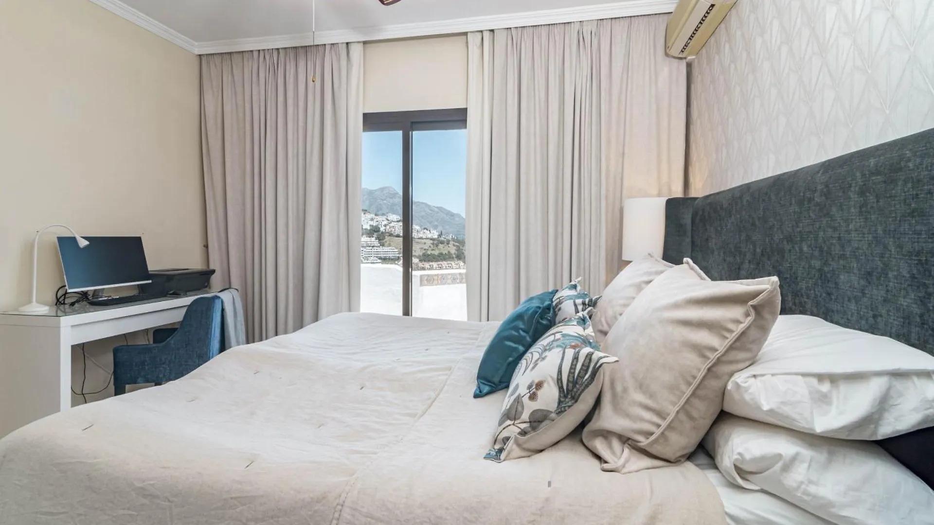 Lag - Spacious 3Br Townhouse With Private Jacuzzi 马尔韦利亚 0*,  西班牙